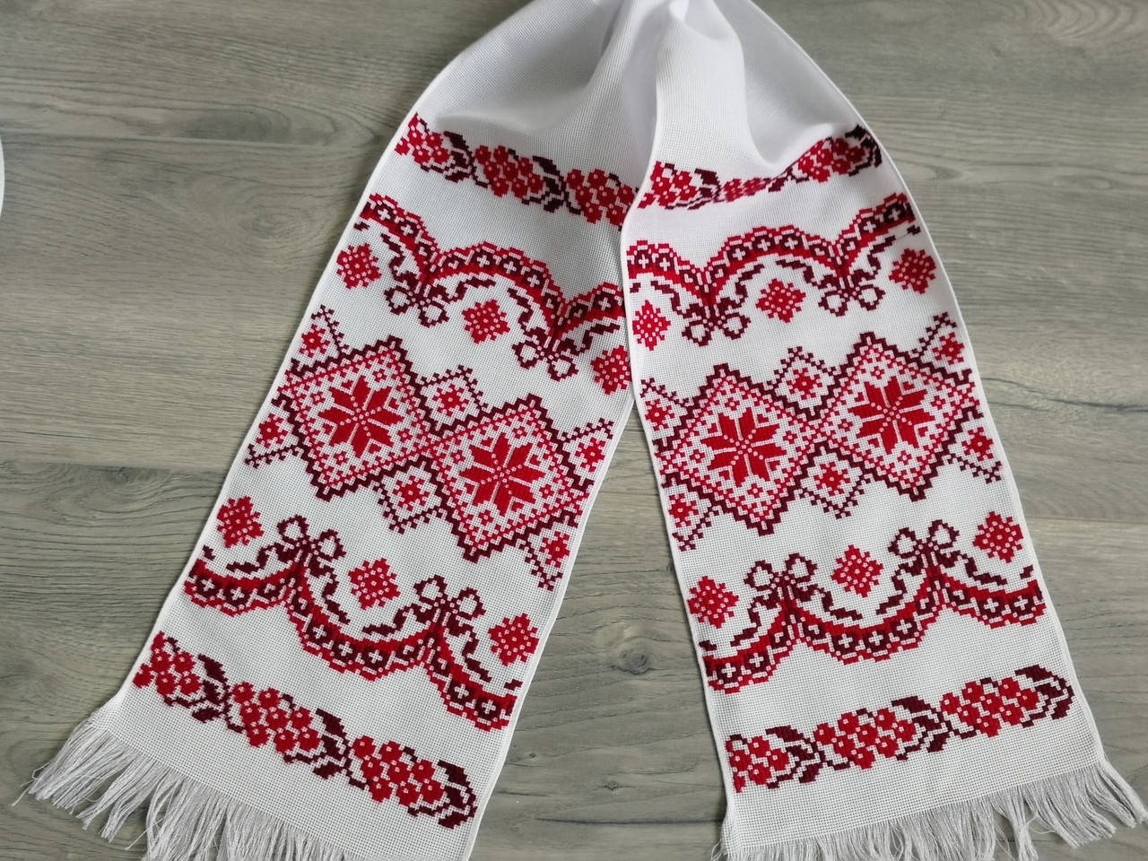 

Вишитий рушник ручної роботи на панамі