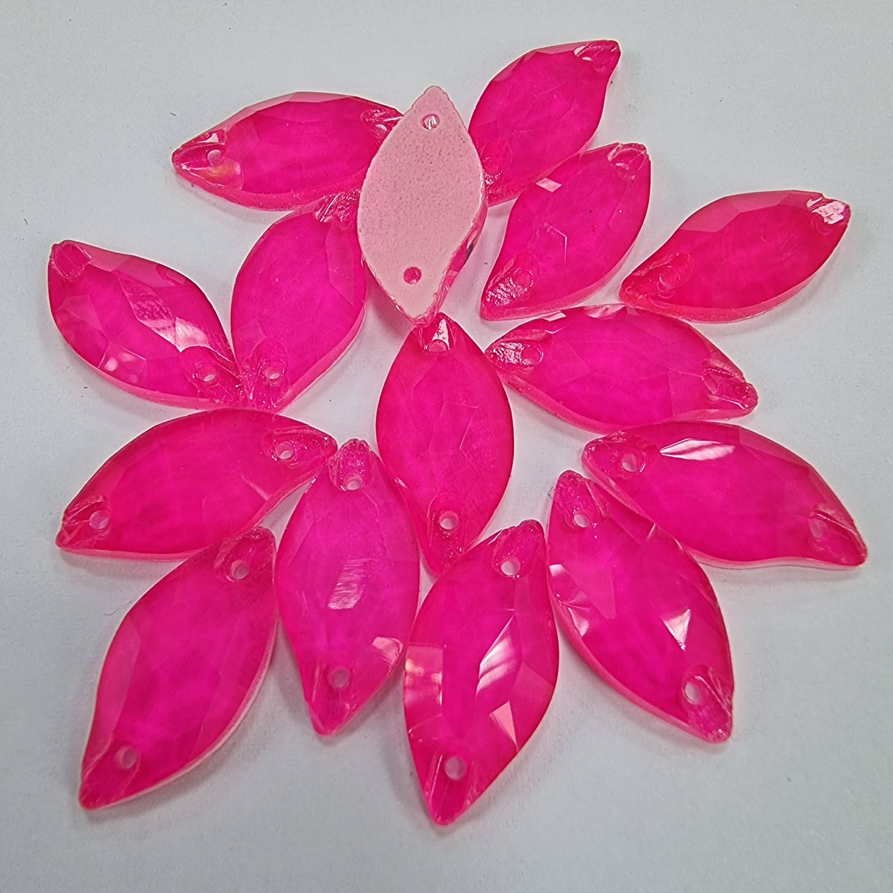 

Стразы пришивные Листик 10*20 Pink Neon эконом, Розовый