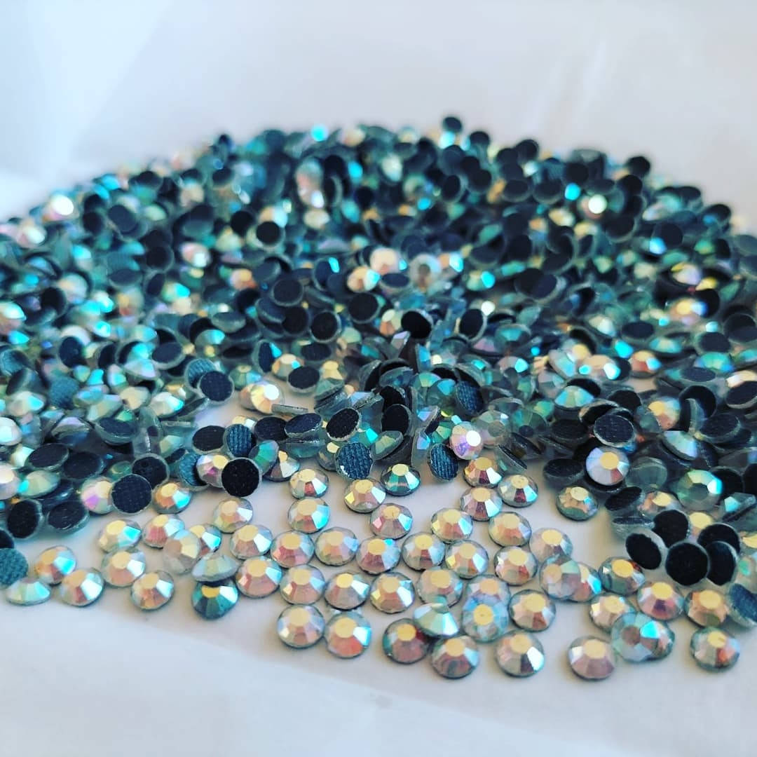 

SS16 стразы клеевые дмс (dmc Китай) CRYSTAL AB US101 AB белый голограмма 4мм/1440шт