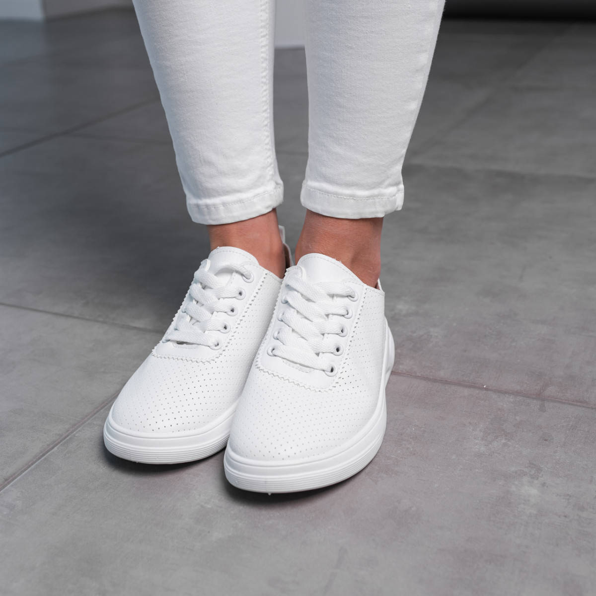 

Кроссовки женские Fashion Bobby 3615 41 размер 26 см Белый