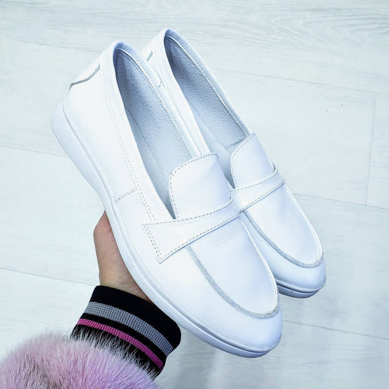 

Туфли лоферы белые кожаные Classic