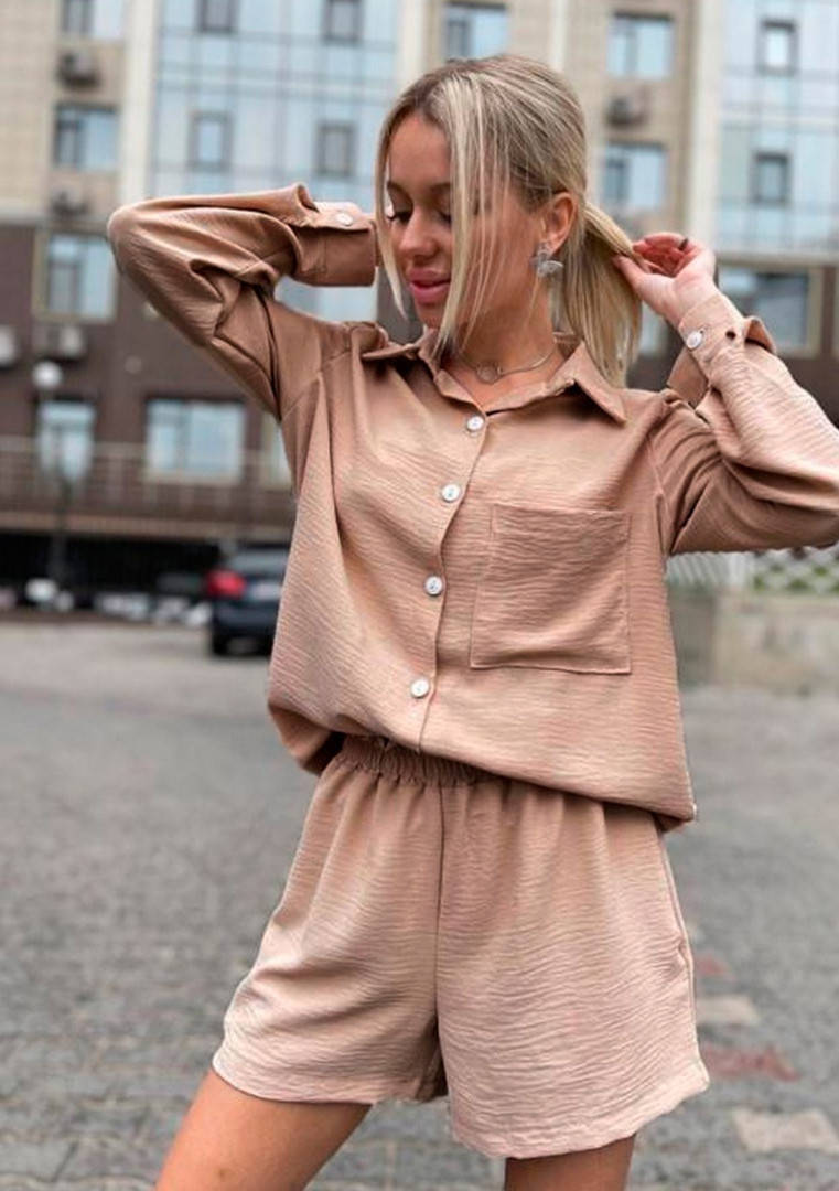 

Женский легкий прогулочный костюм шорты и рубашка "Demarco"В И