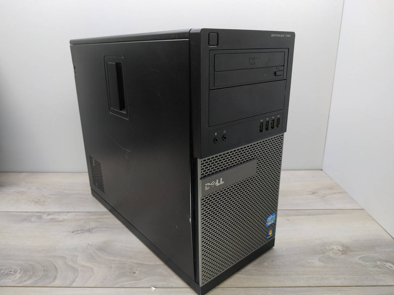 

Стаціонарний компютер Dell Optiplex 790 MT (Core I5-2400/DDR3 4Gb/HDD 250Gb)