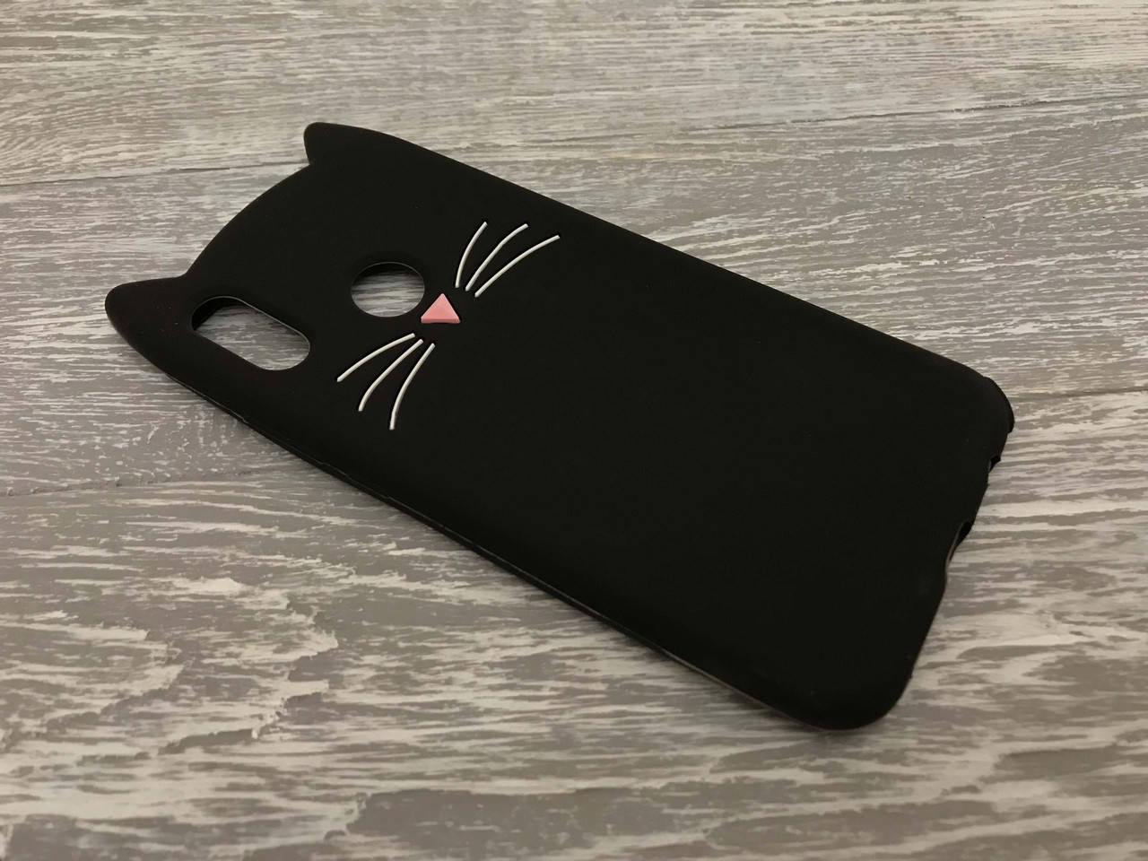 

Резиновый 3D чехол для Huawei P20 Lite Усики черный