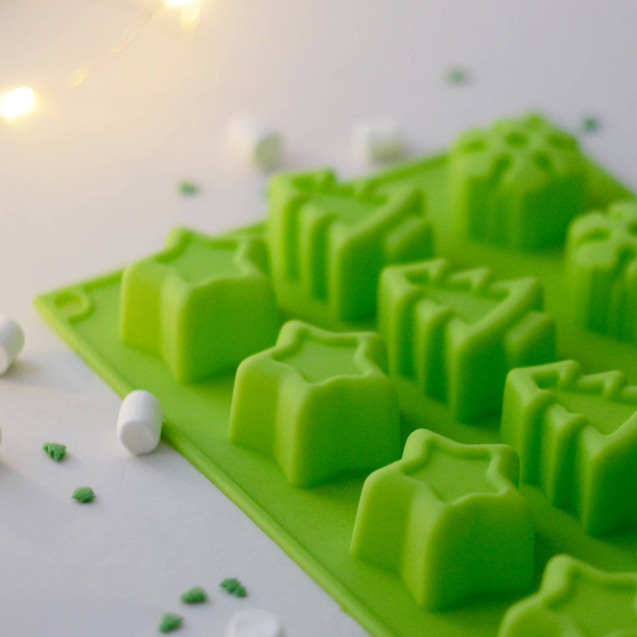 

Форма силиконовая для выпечки и конфет "Зимний лес"