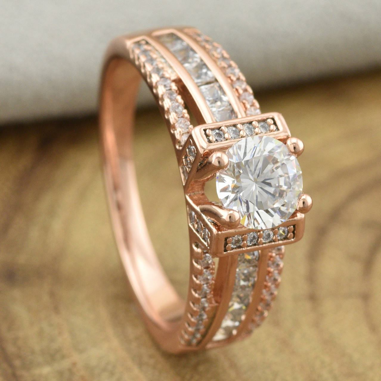 

Кольцо Xuping 33017 белые фианиты позолота РО размер 18