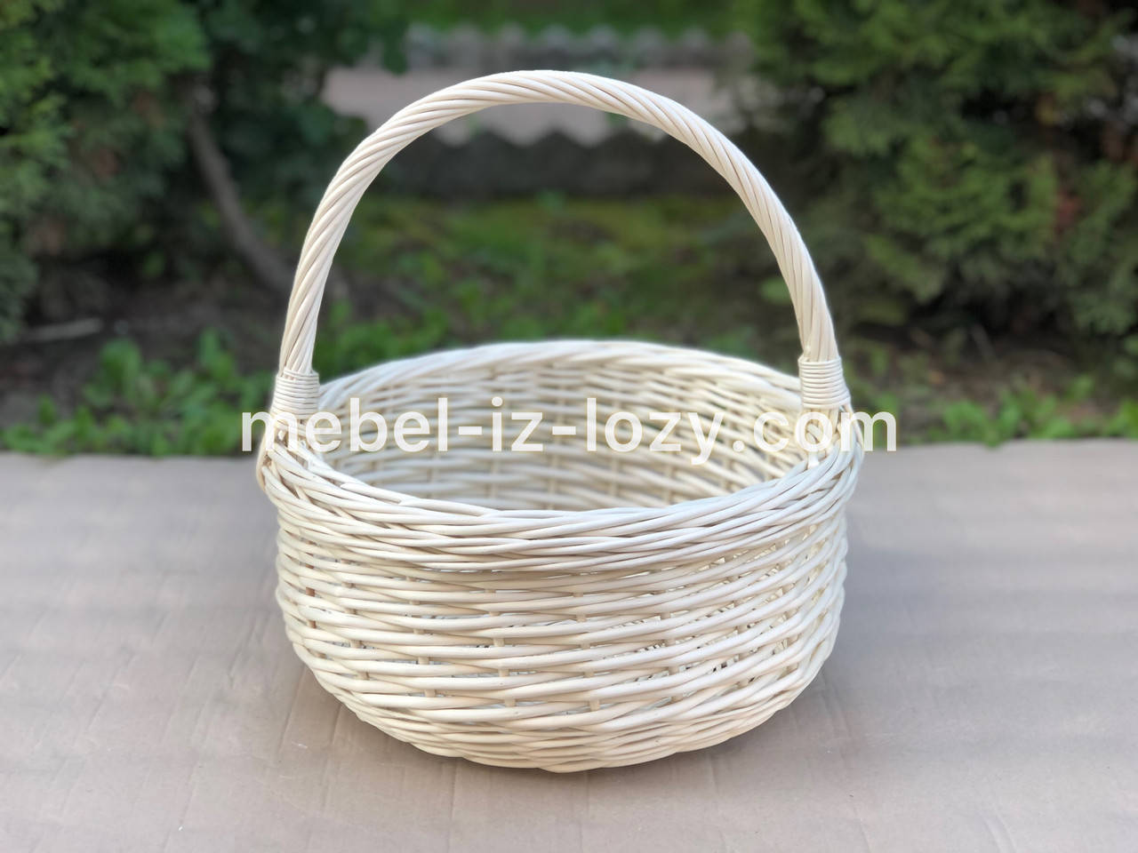 

Круглий білий кошик