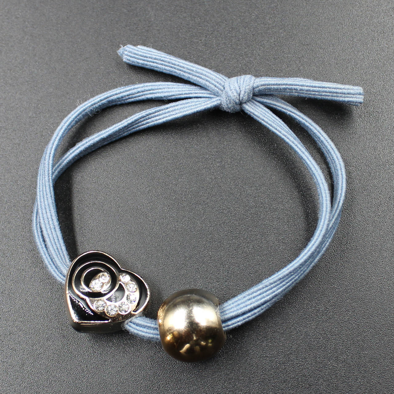 

Резинка для волос двухслойная голубого цвета с золотистой бусиной и сердечком, Голубой