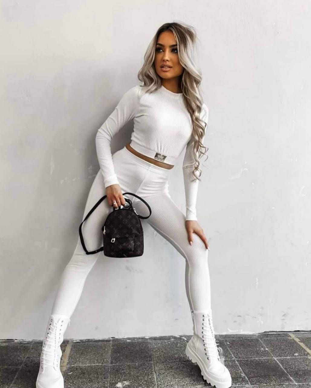 

Костюм с укороченным топом, Белый