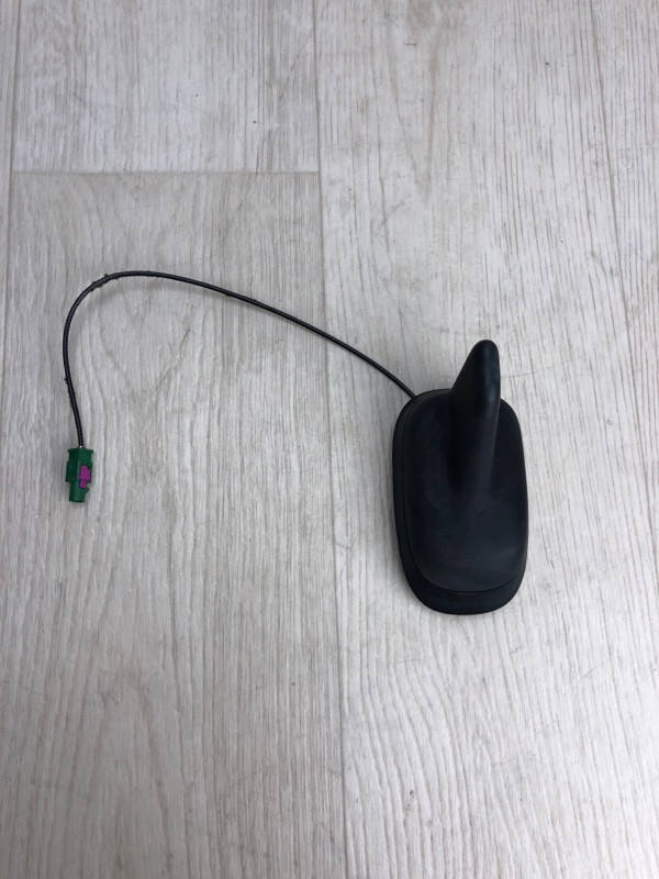 

Антенна VOLKSWAGEN BEETLE 5C1 2012 3C0-035-507-R
