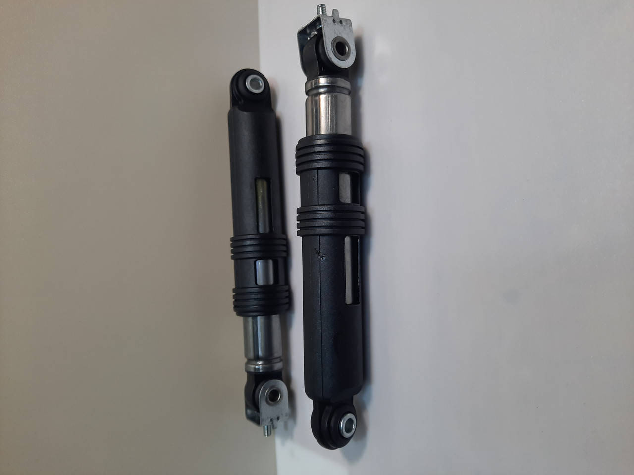 

Амортизаторы для стиральной машины Ariston, Indesit 80N C00303582 (пара) Original
