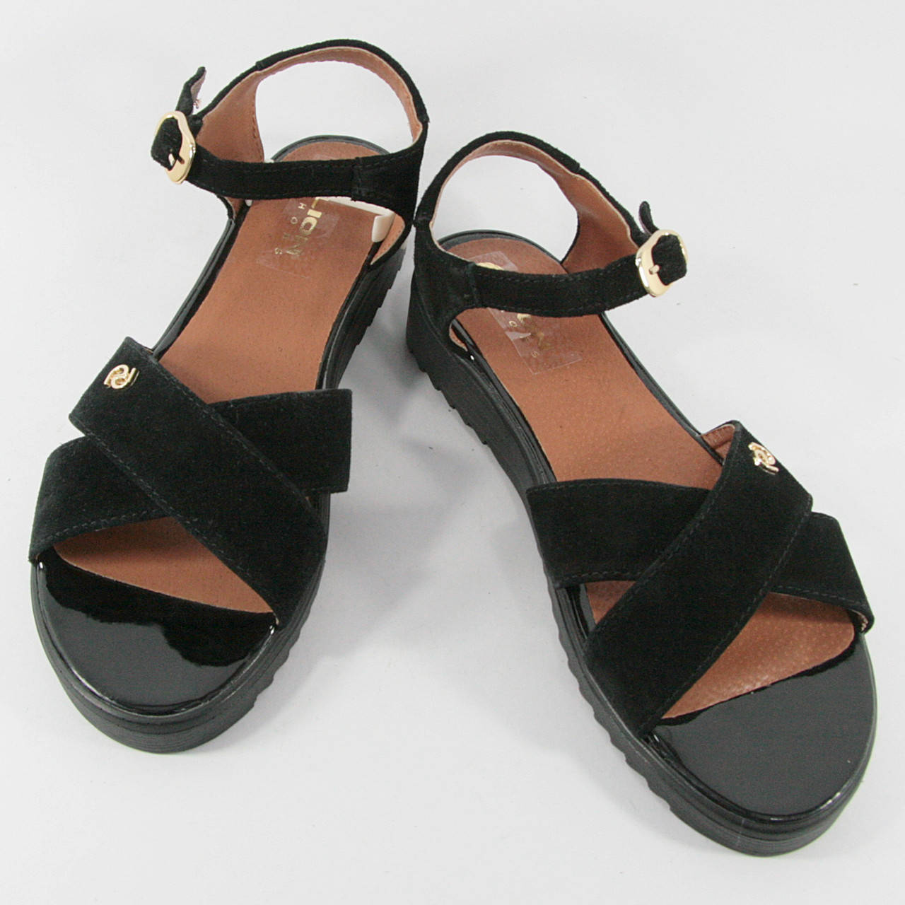 

Босоножки женские чёрного цвета плоский ход, натуральная замша.