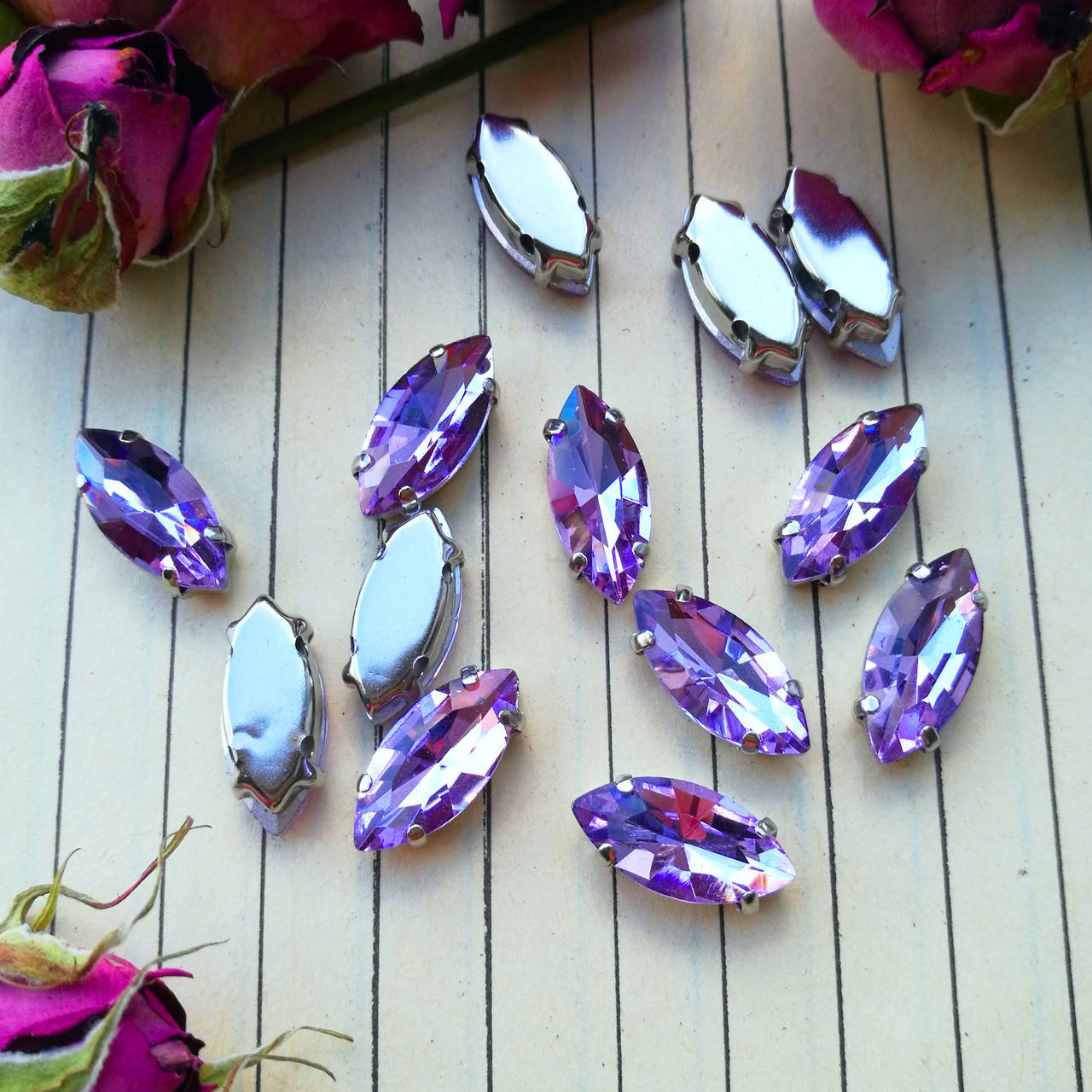 

Стрази в цапах, човник 7*15 мм, колір Light Purple