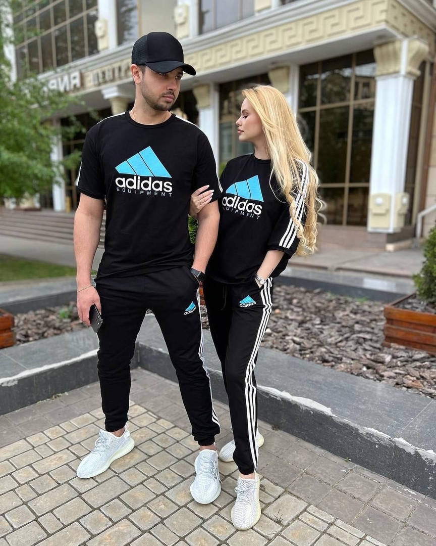 

Мужской спортивный костюм футболка и штаны