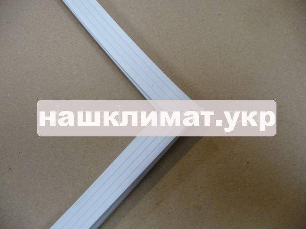 

Уплотнитель (резина) двери для холодильника Норд 244 1230x550 мм