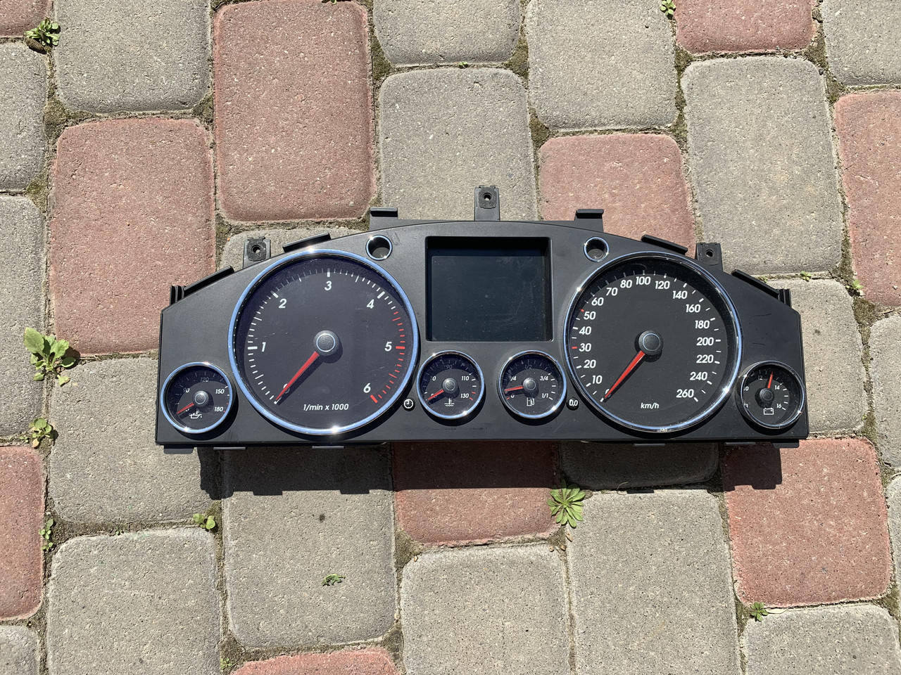 

Приборная панель VW Touareg I 2002-2010 2.5 TDI