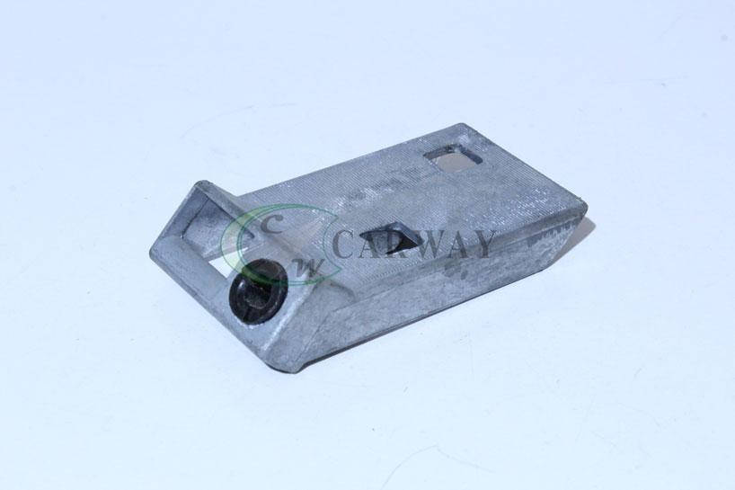 

Планка замка багажника Славута нижняя с пластмассовой втулкой 1103-6305120-01 Украина