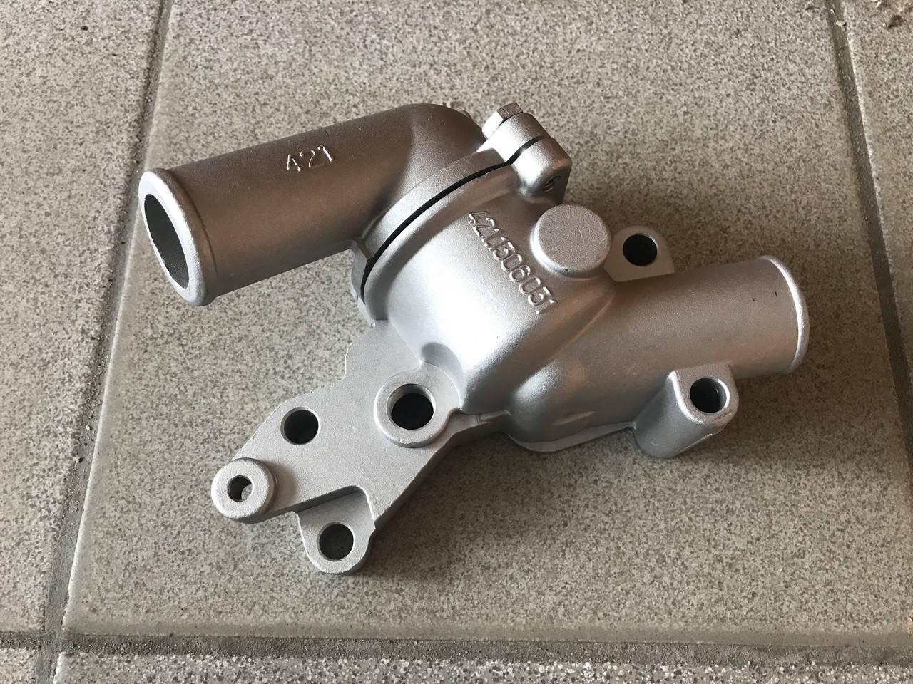 

Корпус термостата в сборе Газель, УАЗ (УМЗ-100, 4215, 4218)