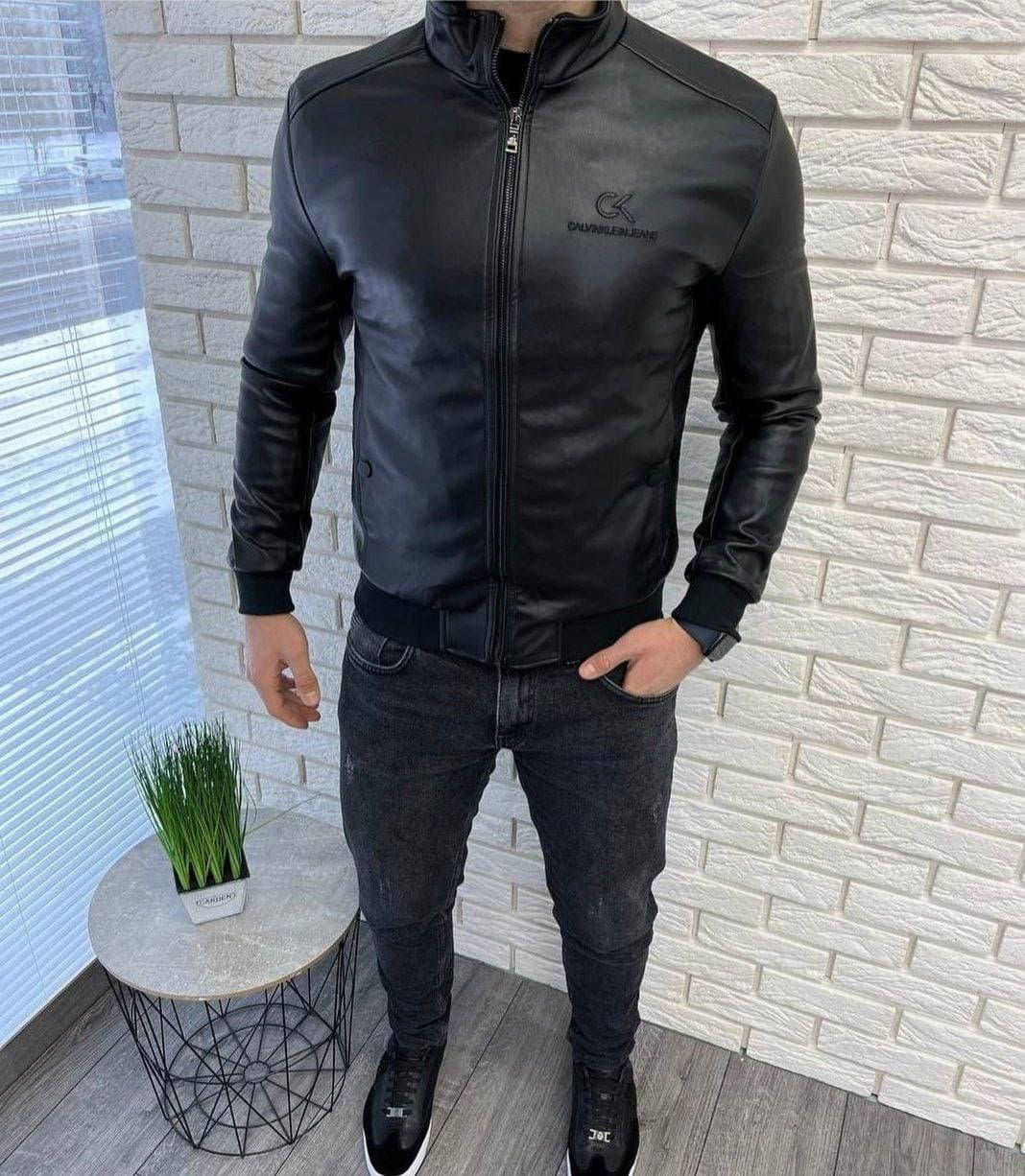 

Мужская классическая молодежная куртка из эко-кожи L