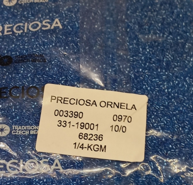 Бісер 10/0, No68236 прозорий кристал, синя металізована серединка (пап.50 грамів)