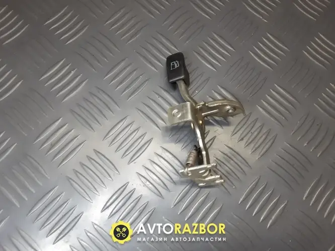 Ручка рычаг открывания заправочного лючка бензобака на Mitsubishi ...