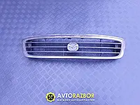 Решетка радиатора на Mazda MPV I 1995 - 1999 год