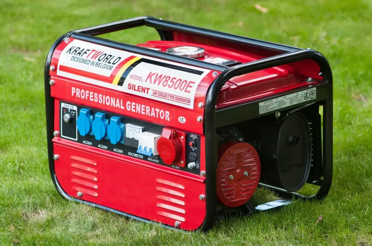 Бензиновий генератор 4,5 кВт із ручним запуском 3-фазний KraftPro KP8500E 4500 Вт із механічним ручним стартом