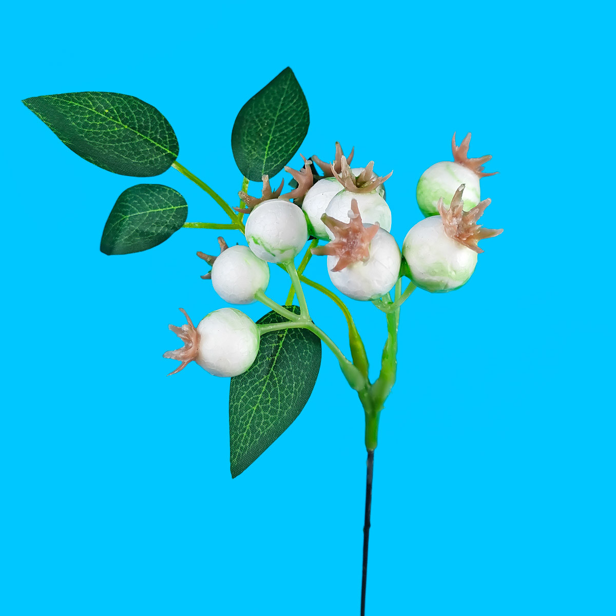 Штучна гілочка з білими плодами дикої троянди (30 см), фото 1