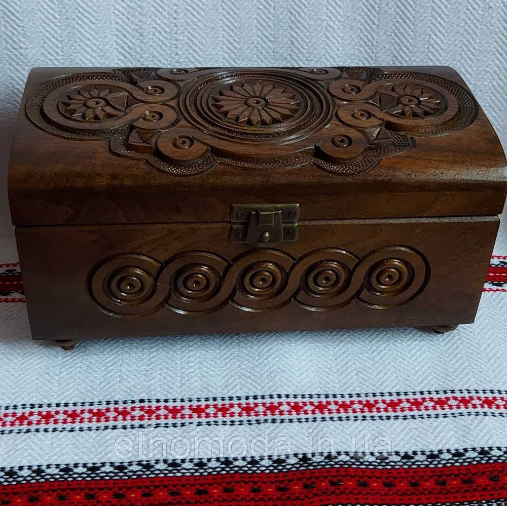 Скринька середня, різьблення, дерево