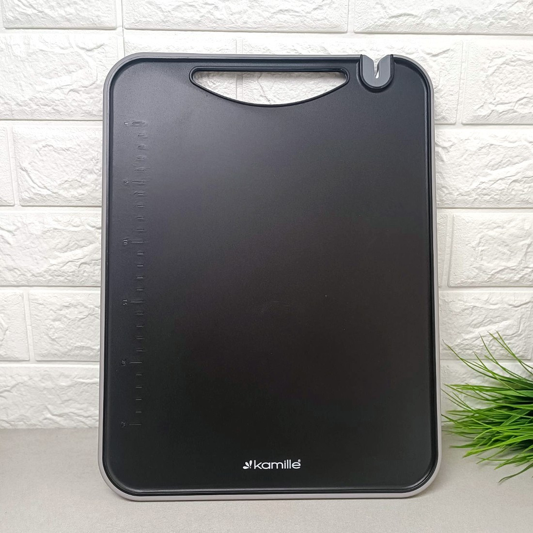 Обробна дошка з вбудованою точилкою для ножів 37*28*0,8 см Kamille