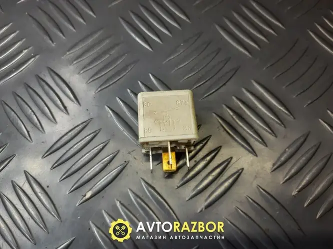 Купити Реле вентилятора кондиционера 4 pin 90192481 на Opel Omega (A, B ...