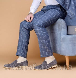 вибрати шкарпетки до сірого костюма