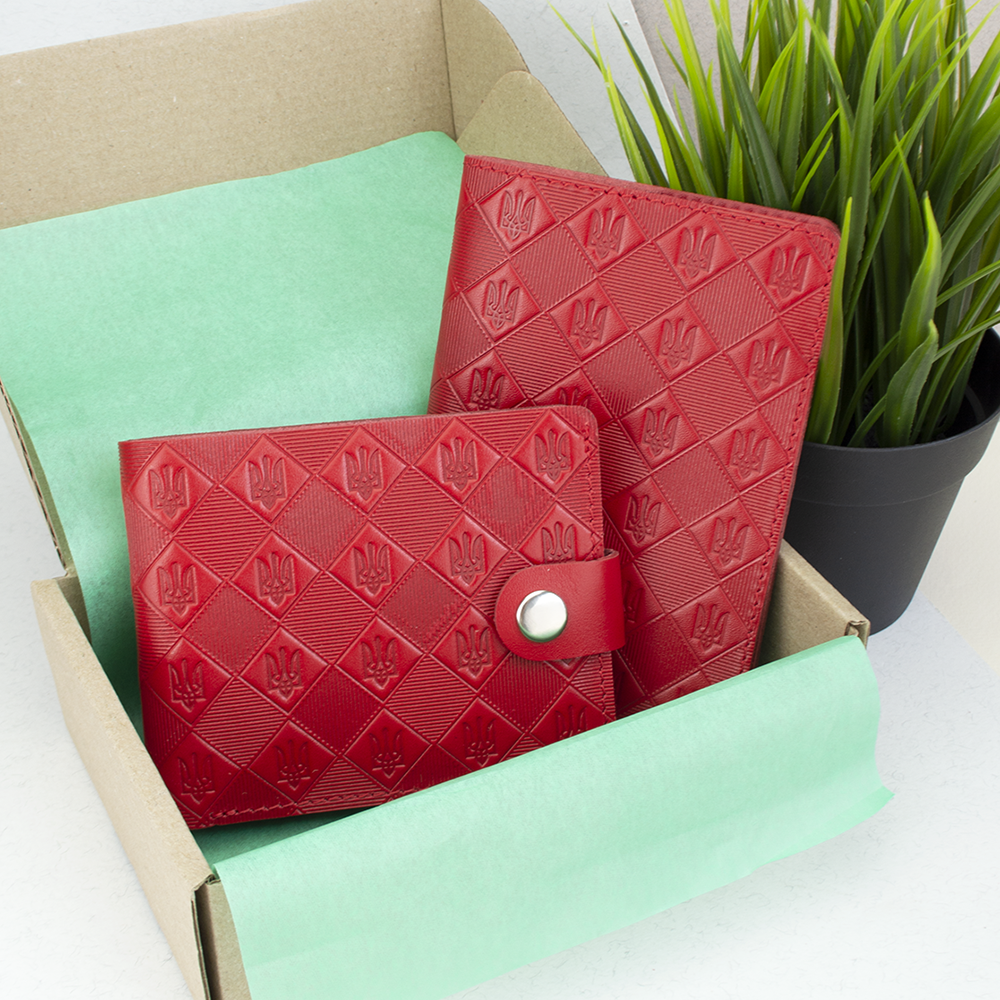 Подарунковий жіночий набір №56 "Тризуб": обкладинка на паспорт + гаманець (червоний)