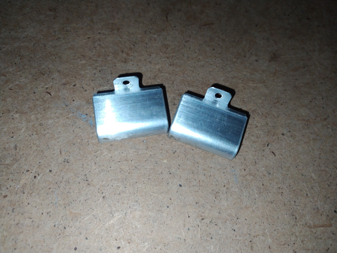 HP Pavilion G7-1000 заглушки петель бу