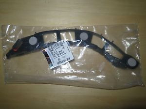 Напрямна (кронштейн, опора) заднього бампера ліва зовнішня GM 1404813 13100346 Opel Vectra-C Estate F35 (караван, універсал, фургон)