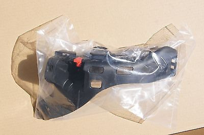 Напрямна заднього бампера права GM 13143107 OPEL Astra-H caravan (універсал)