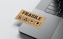 Крафт етикетка з друком "Fragile" 40x25 мм, 250 шт, Viskom, фото 2