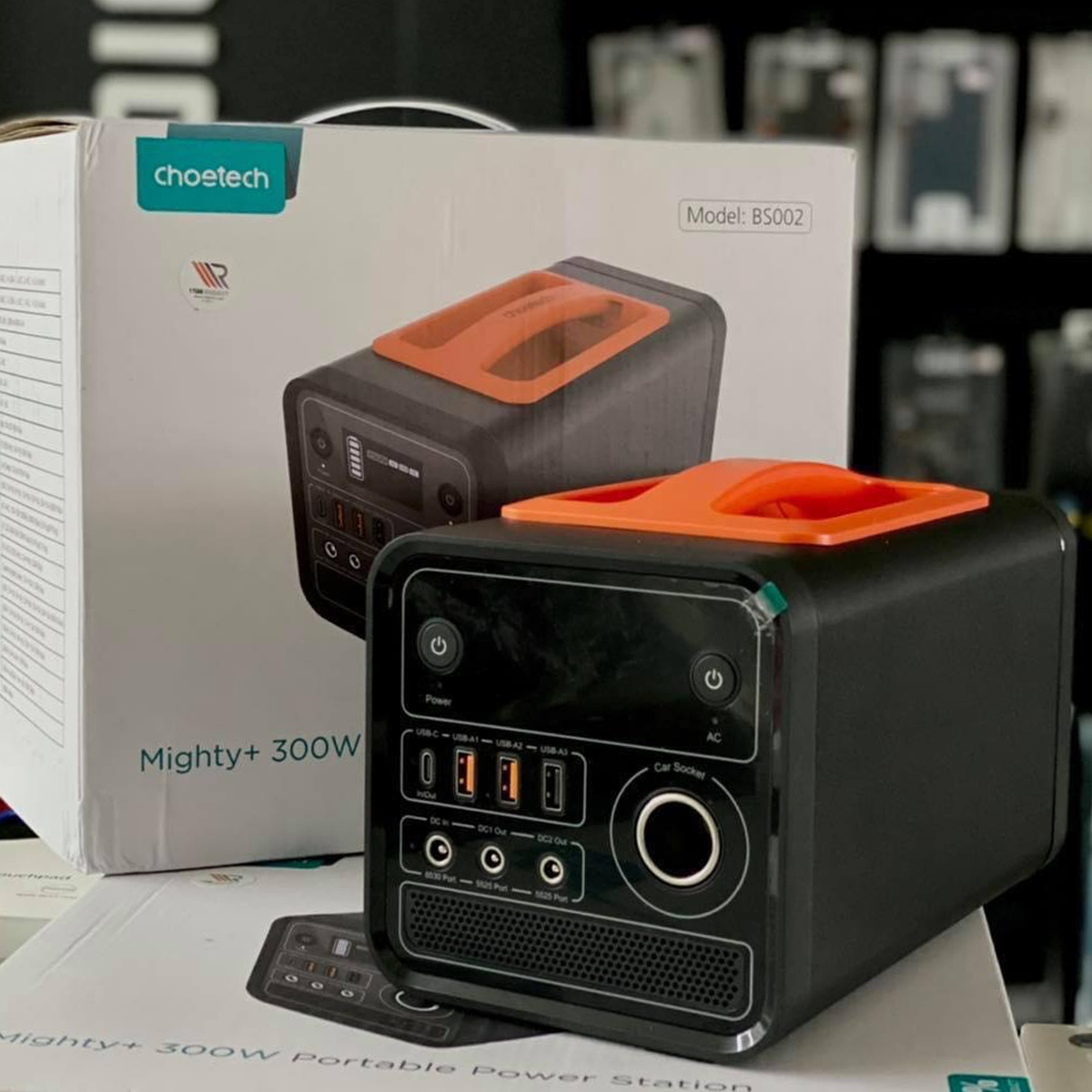 Купить Зарядная станция 83200mAh 300Wh с розеткой 220 вольт Choetech ...