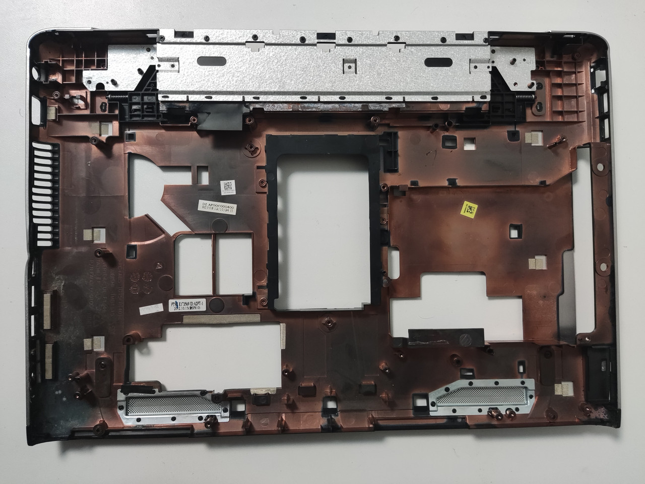 Dell Vostro 3560 Корпус D (нижня частина корпусу) бу #, фото 1