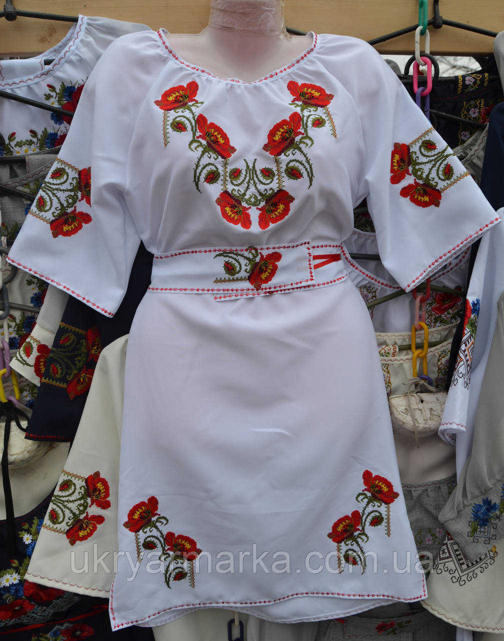 Вишите плаття "Маки"
