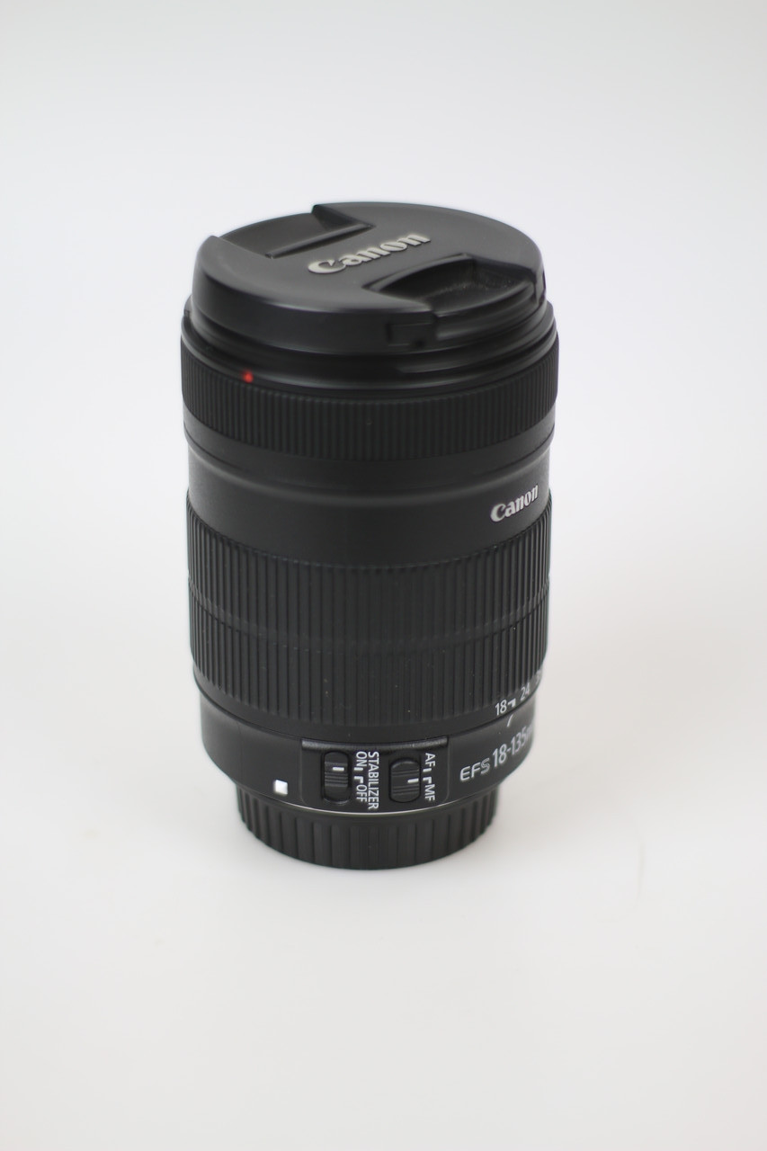 Зеркальный фотоаппарат Canon EF-S 18-135mm f/3.5-5.6 IS - фото 3 - id-p1464886938