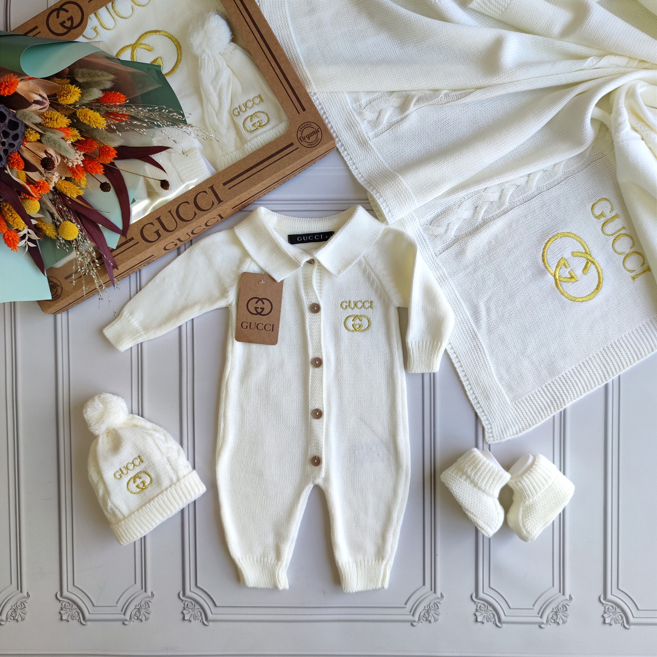 В'язаний набір на виписку для новонароджених, комплект у подарунковій коробці Гуччі