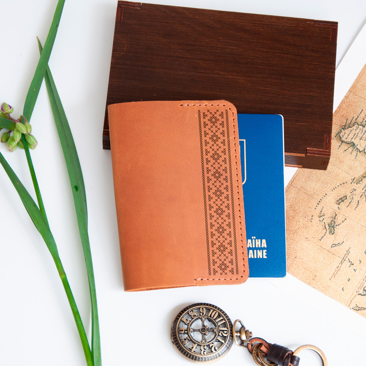 Обкладинка для паспорта з натуральної шкіри з нанесенням орнаменту, Оранжевий, 10х15,5см, фото 1