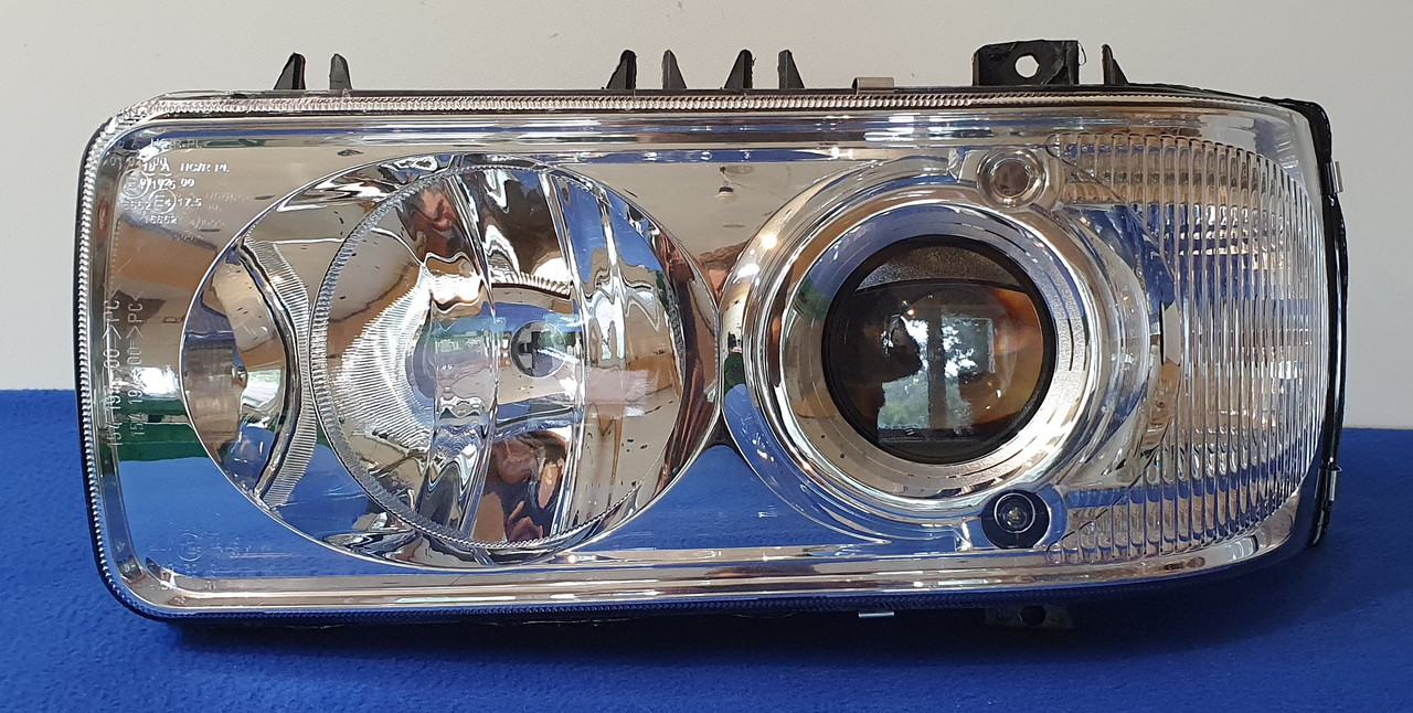 Встановлення Bi-Led лінз у ксенонові фари DAF FX 105, фото 1