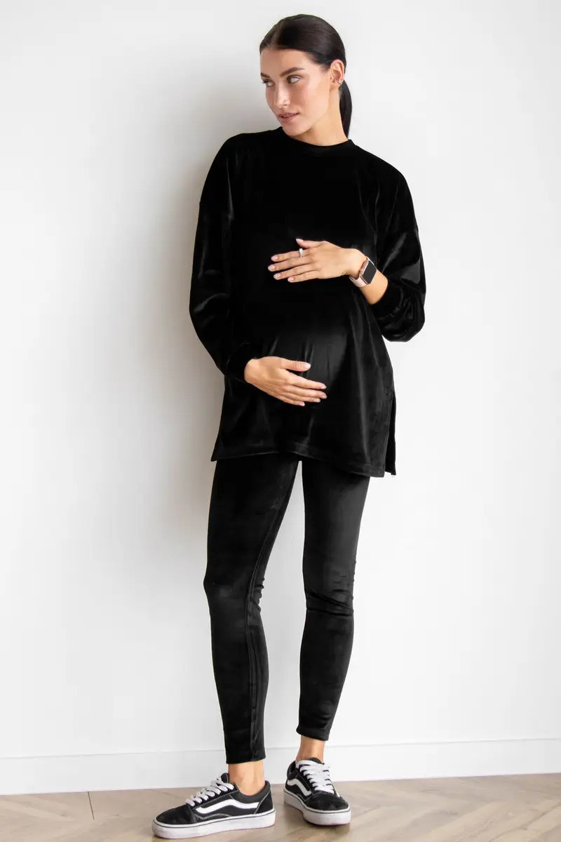 Стильний велюровий костюм для вагітних чорний з кофтою oversize крою та звуженими лосинами, 5473154-4-Ч