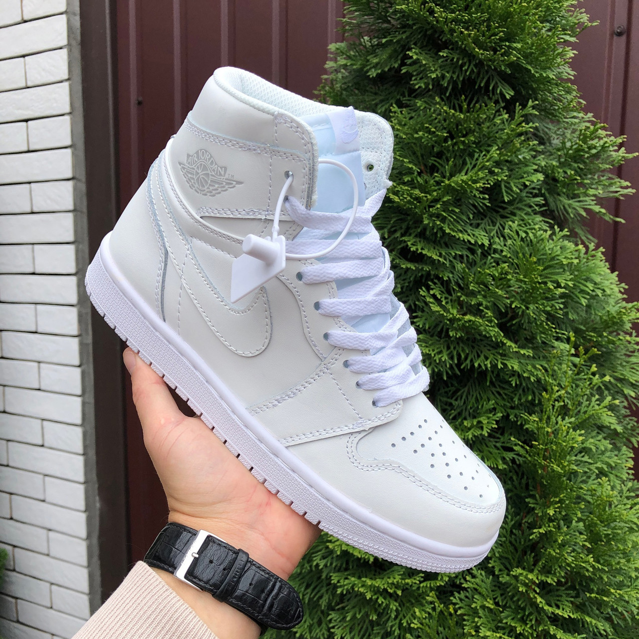 Жіночі кросівки Nike Air Jordan 1 Retro High OG шкіряні стильні баскетбольні білий