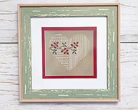 Картина вишита хрестиком, ручна вишивка "Ажурне серце"