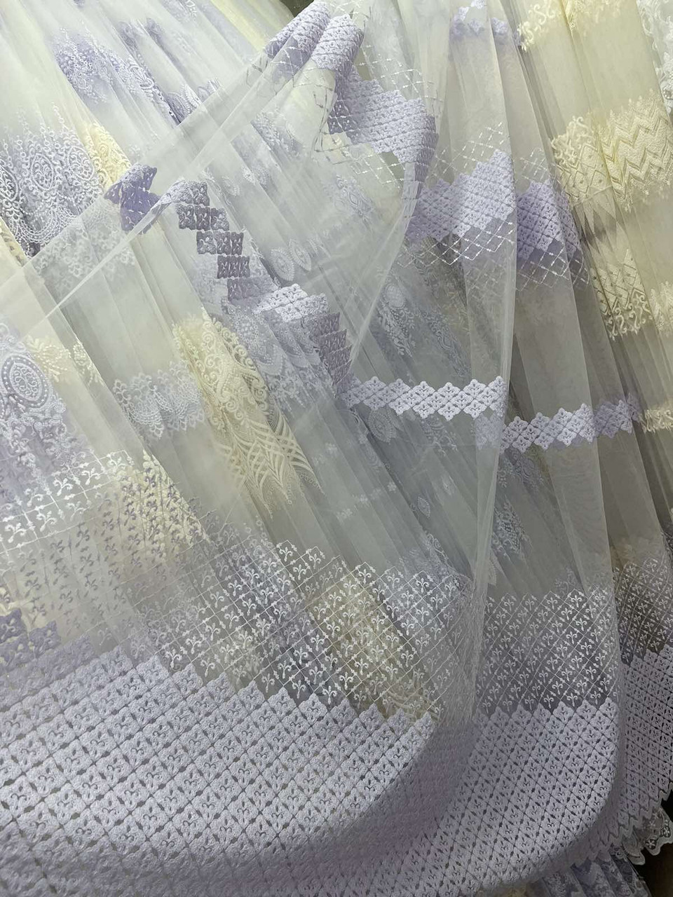 Шикарний фатиновий тюль для залу спальні №80103 відріз 4,4м