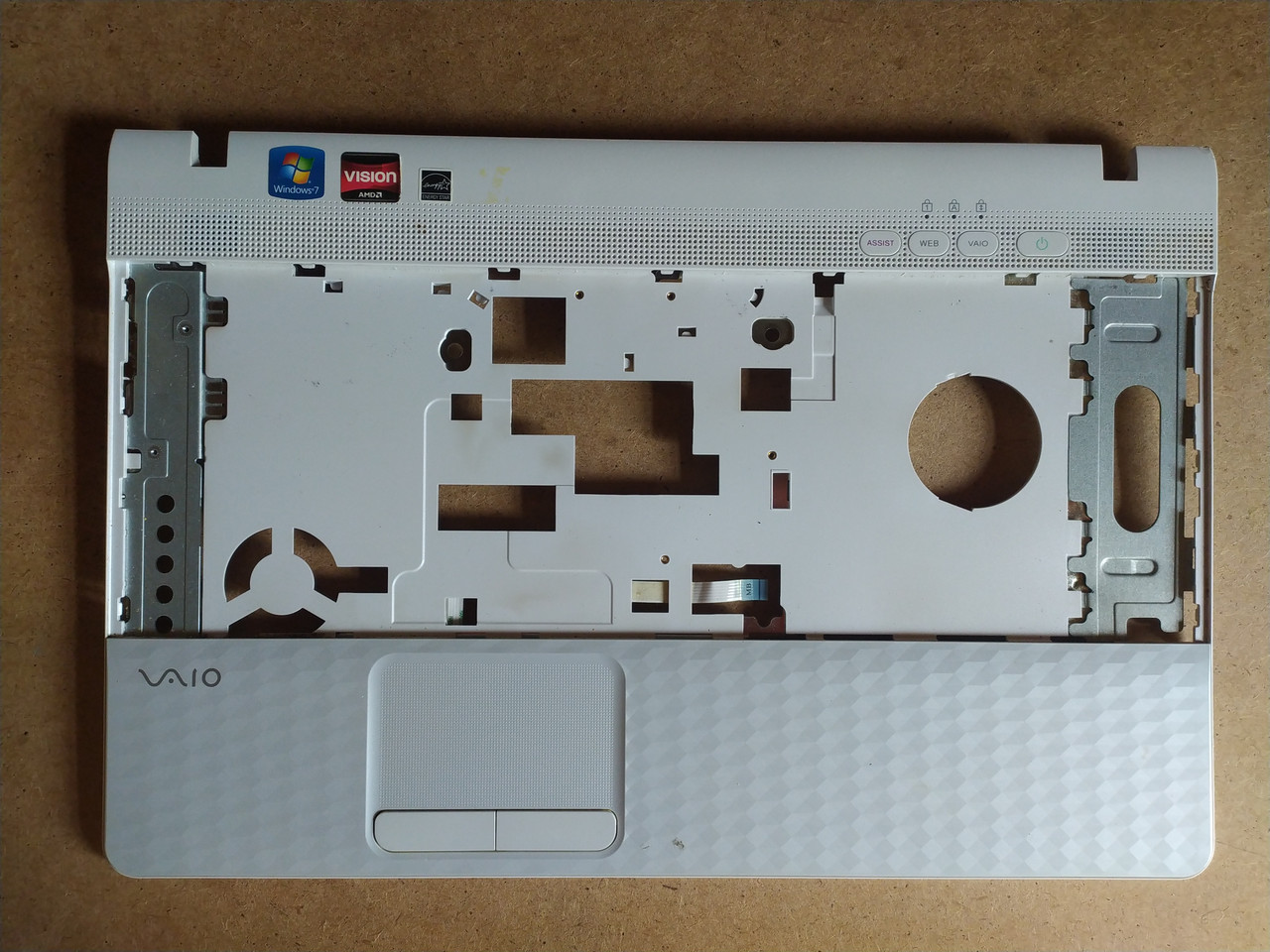 Уцінка! Sony PCG-71C11M Корпус C (топкейс, середня частина) бу