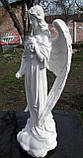 Скульптура в Україні. Надгробний Ангел з трояндами з полистоуну 57 см, фото 4